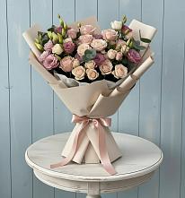 Букет цветов из:  Розы и Лизиантусы в Джубге