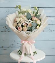 Букет цветов из:  Розы и Лизиантусы #REPLACE_PRED# Джубге