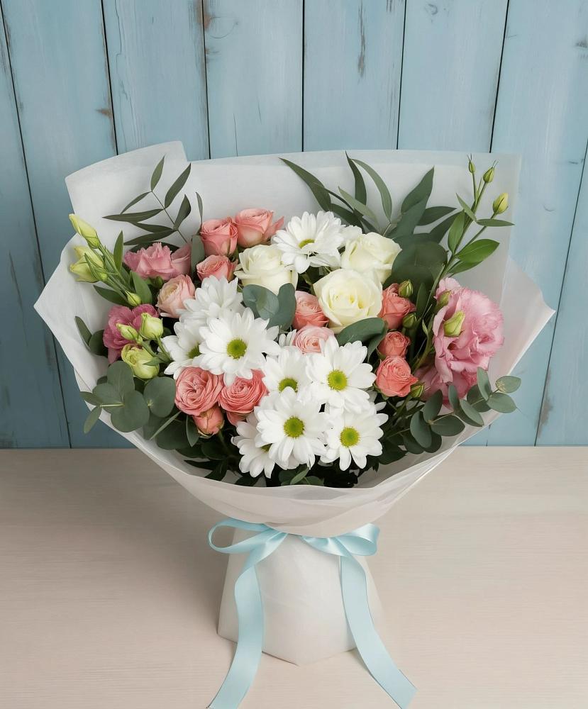Букет цветов из: Розы, Лизиантусы и Хризантемы в Джубге