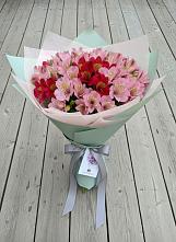Букет цветов из:  Альстромерии в Джубге