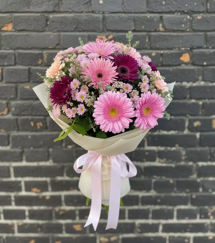 Букет цветов из: Герберы и Хризантемы в Джубге
