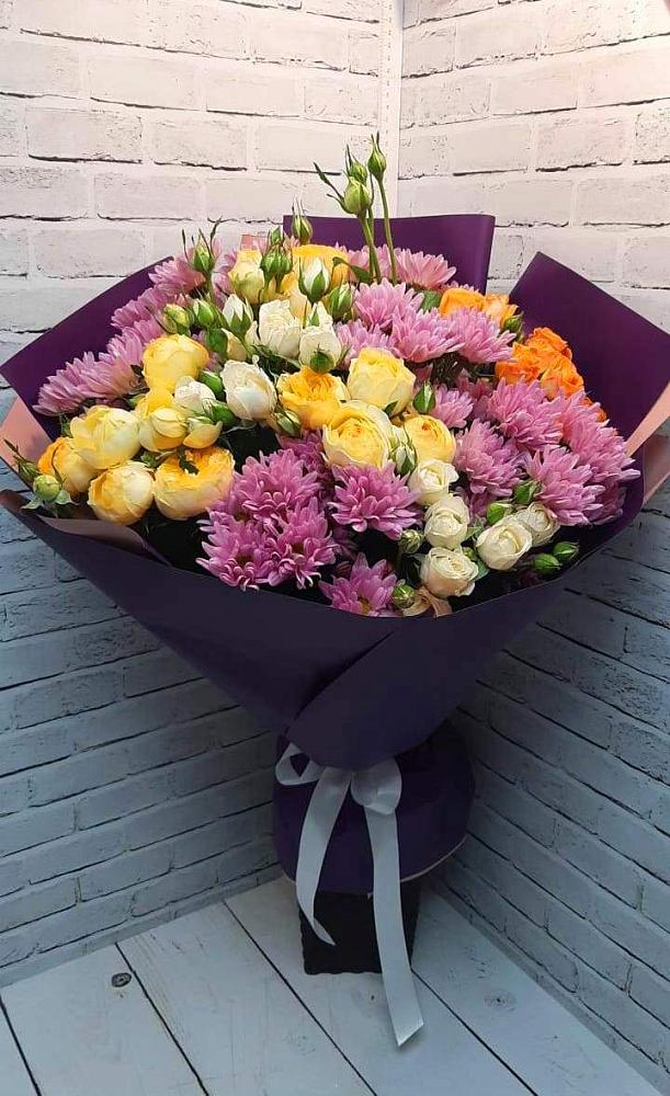 Букет цветов из: Хризантемы и Розы в Джубге