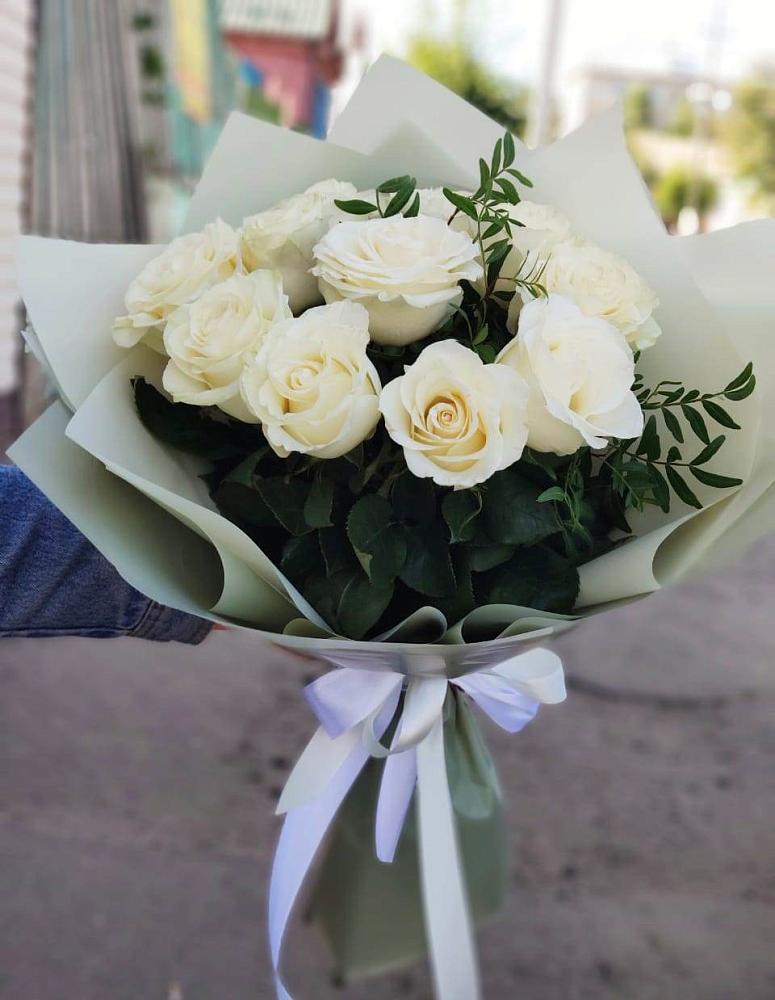 Букет Белые розы Проуд в Джубге