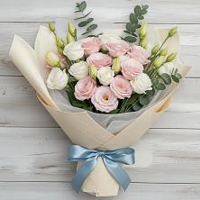 Букет цветов из:  Лизиантусы в Джубге