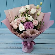 Букет цветов из:  Розы и Лизиантусы в Джубге