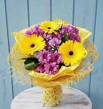 Букет цветов из:  Хризантемы и Герберы в Джубге