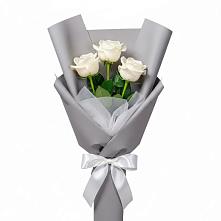 Букет 3 белые розы в Джубге