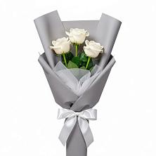 Букет 3 белые розы в Джубге