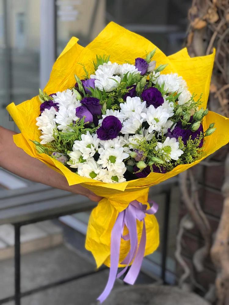Букет цветов из: Ирисы, Хризантемы и Ромашки в Джубге