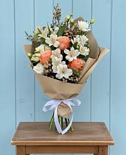 Букет цветов из:  Альстромерии, Лизиантусы, Розы и Хризантемы #REPLACE_PRED# Джубге