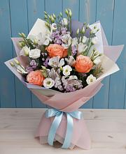 Букет цветов из:  Лизиантусы, Розы, Альстромерии и Гипсофила в Джубге