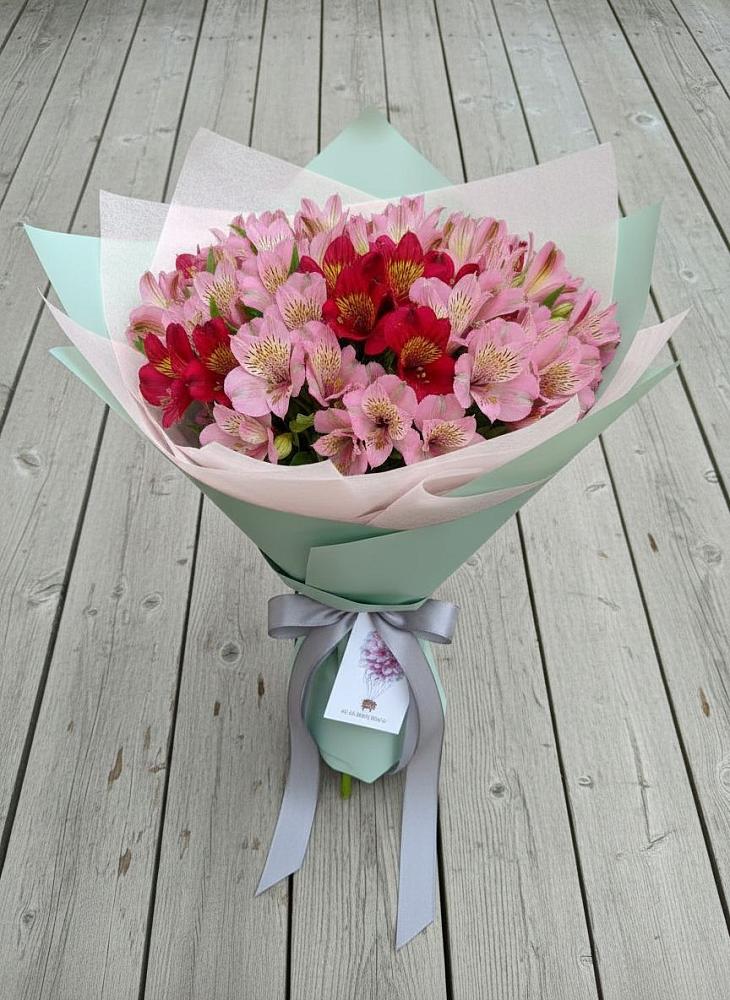 Букет цветов из: Альстромерии в Джубге