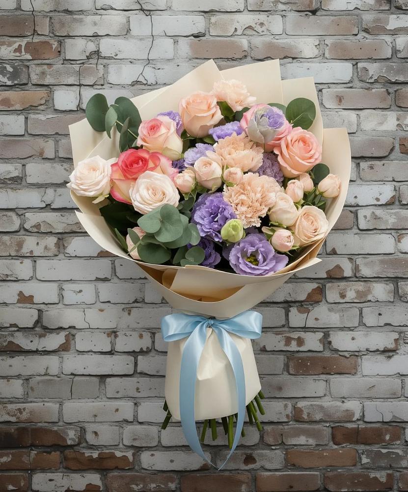 Букет цветов из: Розы, Лизиантусы и Гвоздики в Джубге