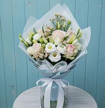 Букет цветов из:  Розы и Лизиантусы #REPLACE_PRED# Джубге