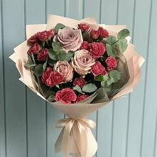Букет цветов из:  Гвоздики и Розы в Джубге