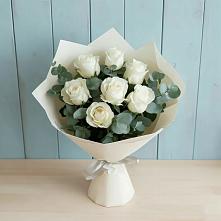 Букет Белые розы в Эвкалипте в Джубге