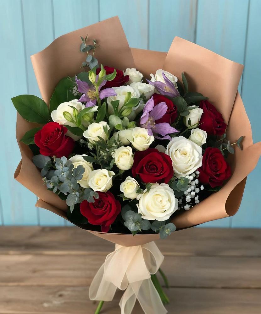 Букет цветов из: Розы и Альстромерии в Джубге