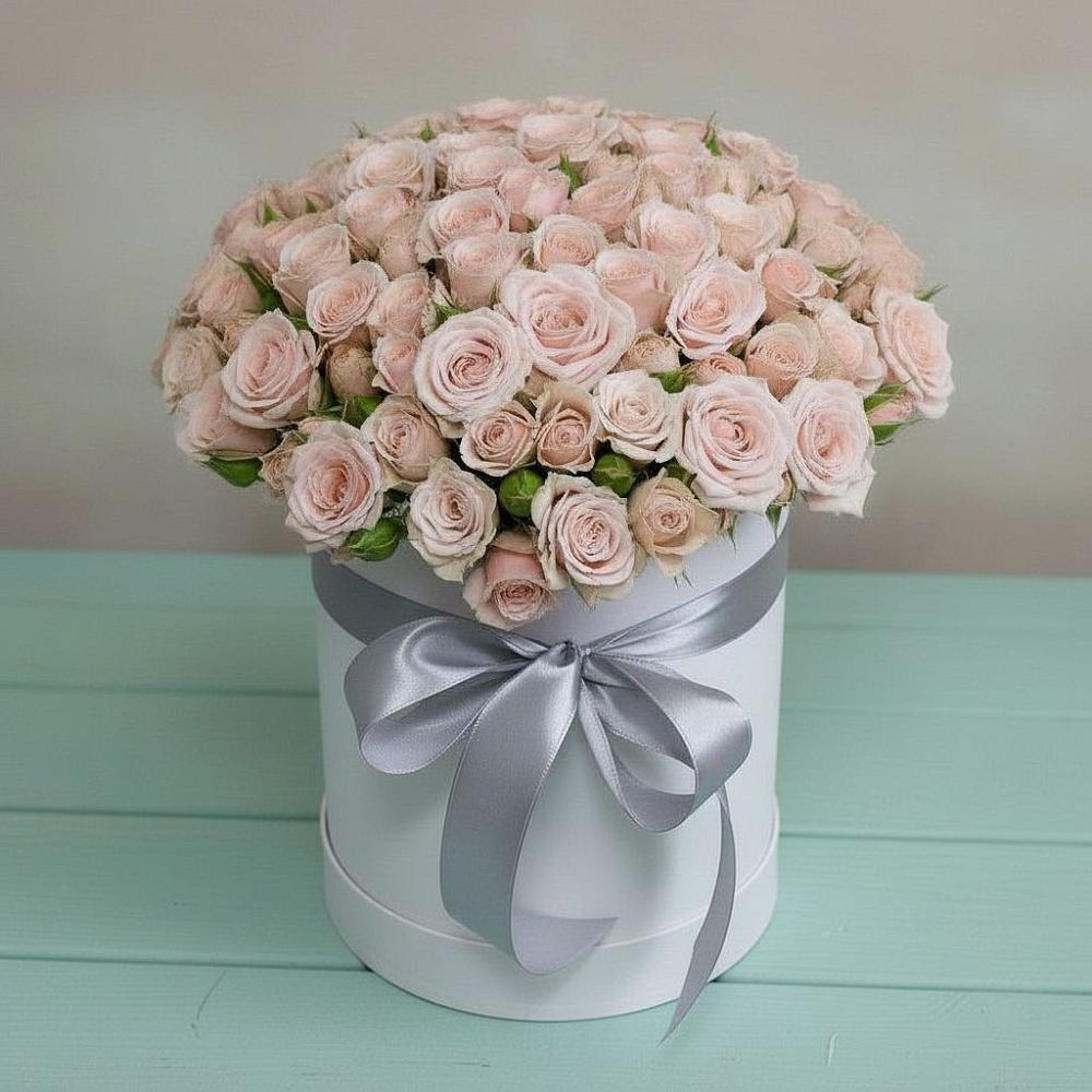 Цветочная композиция из Розы в шляпной коробке в Джубге